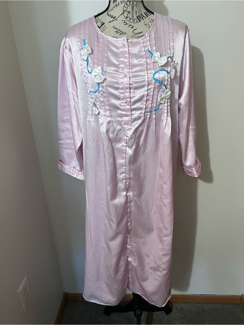 Vintage Ashley Taylor II Pink Satin Nightgown Embroidered Ribbon Bows Size M